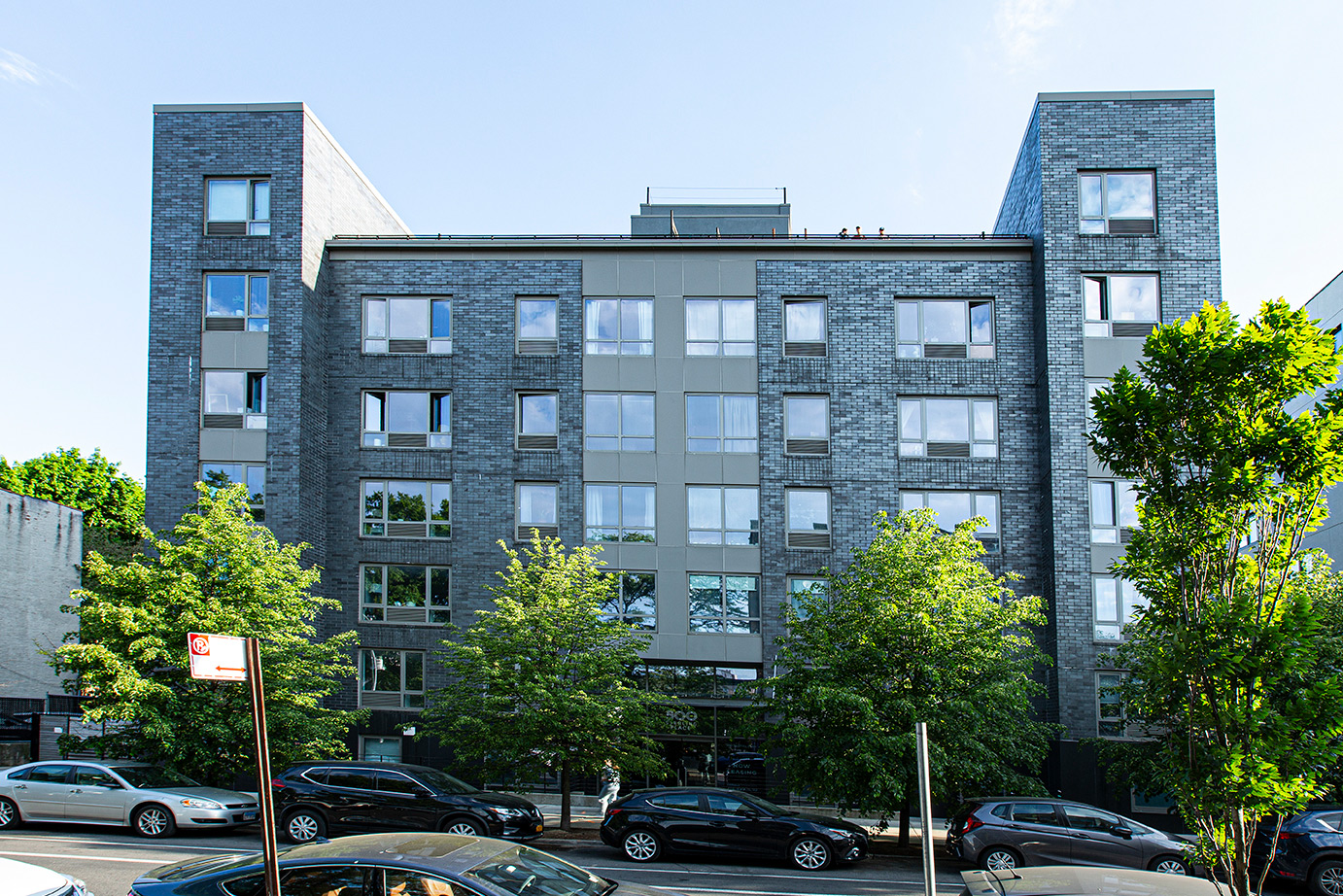 500 Sterling Place